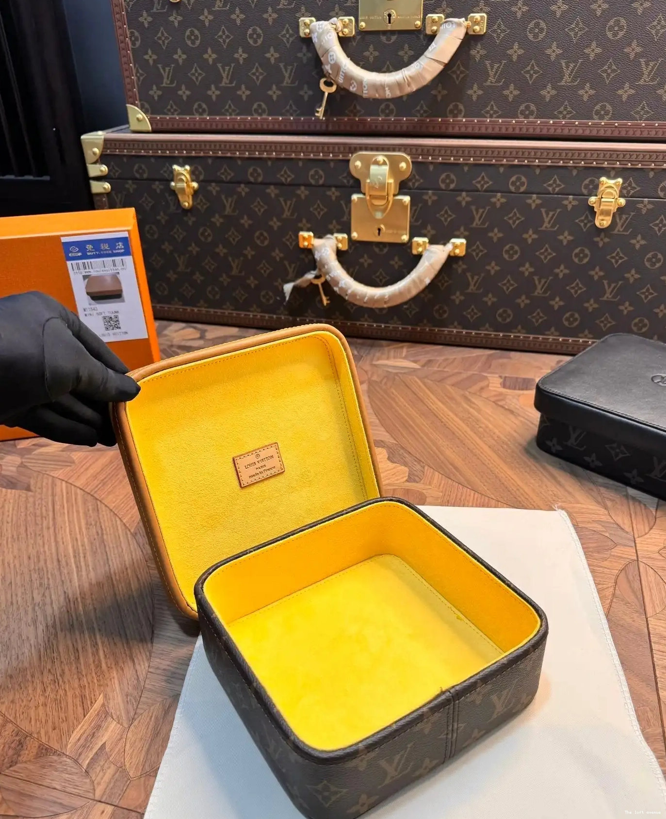YELLOW SQUARE JEWELRY LV BOX CUSTOM 0608